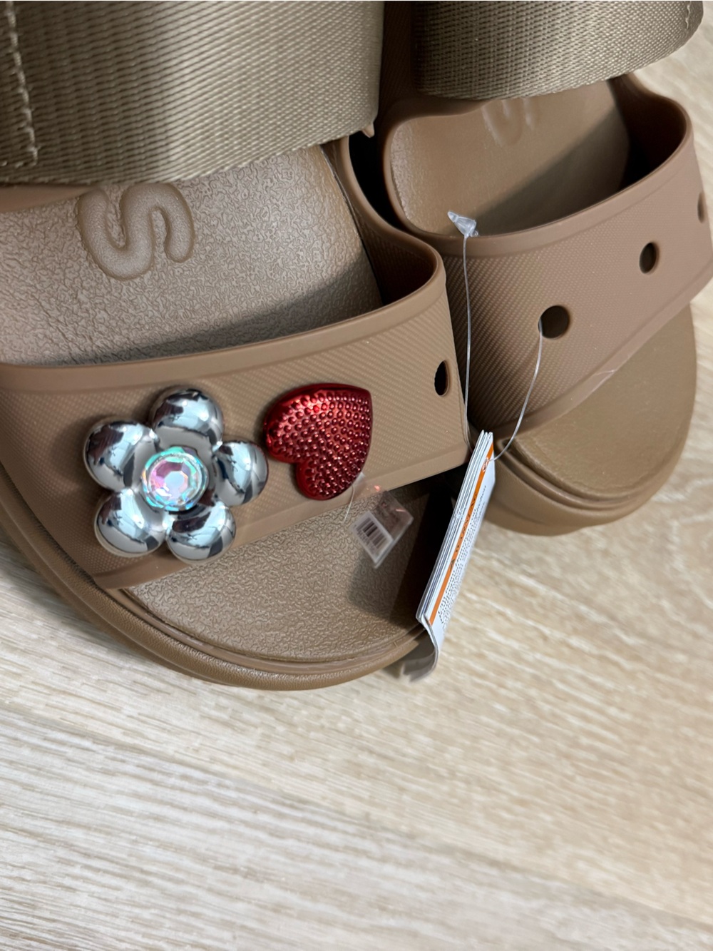 NWOT Crocs Soho Two Strap Sandal Sepia Women's 8 with 3 FREE JIBBITZ - Picture 3 of 8